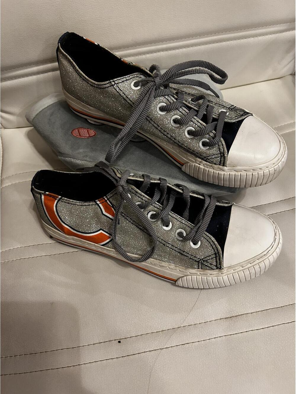 Chicago Bears Women's Size 8 Glitter Low-Top Sneakers with Signature Detailing